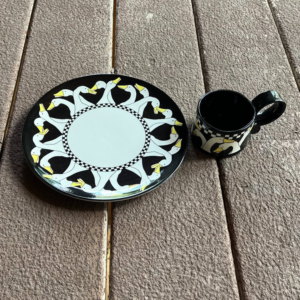 Set of 4 Each Vintage 1979 Candace Loheed Black Porcelain Fowl Plates & Teacups